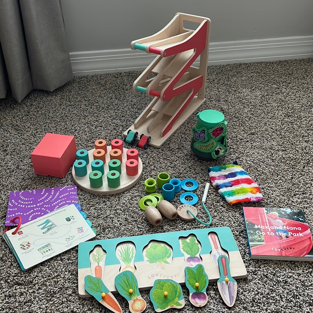 ⭐️ Lovevery The Pioneer Play Kit